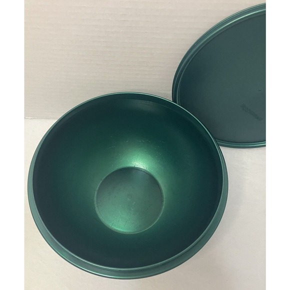 Tupperware 2 Liter Metallic Green Bowl - Vintage Tupperware Bowl - Picture 6 of 8